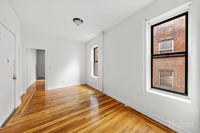 29 E 17th St in Brooklyn, NY - Building Photo - Building Photo