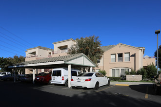 Villa Loma Apartments in Carlsbad, CA - Building Photo - Building Photo