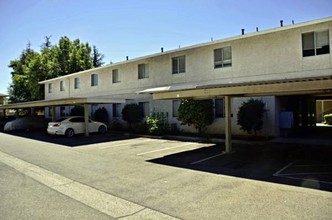 Courtyard Apartments in Yuba City, CA - Building Photo - Building Photo