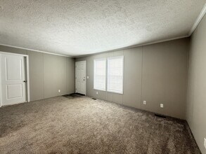 10610 State Rte 762 in Lockbourne, OH - Building Photo - Building Photo