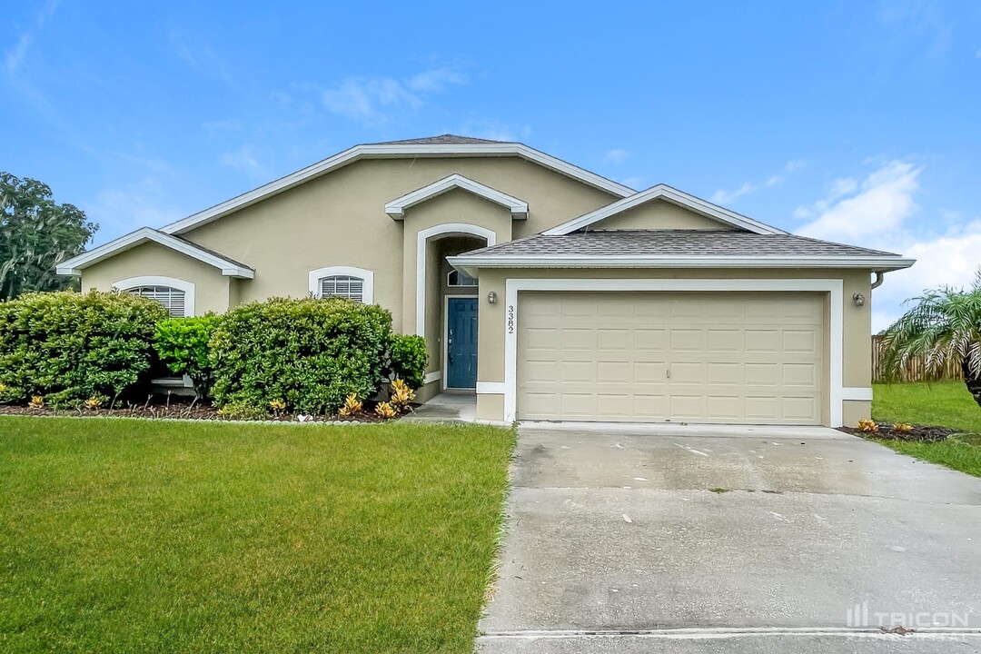 3382 Winchester Estates Cir in Lakeland, FL - Building Photo