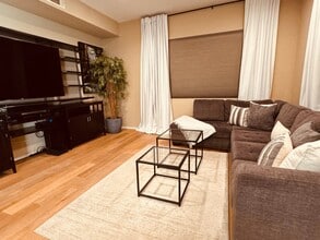 13019 Park Pl, Unit 403 in Hawthorne, CA - Foto de edificio - Building Photo