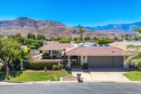 1 Creekside Dr in Rancho Mirage, CA - Foto de edificio - Building Photo