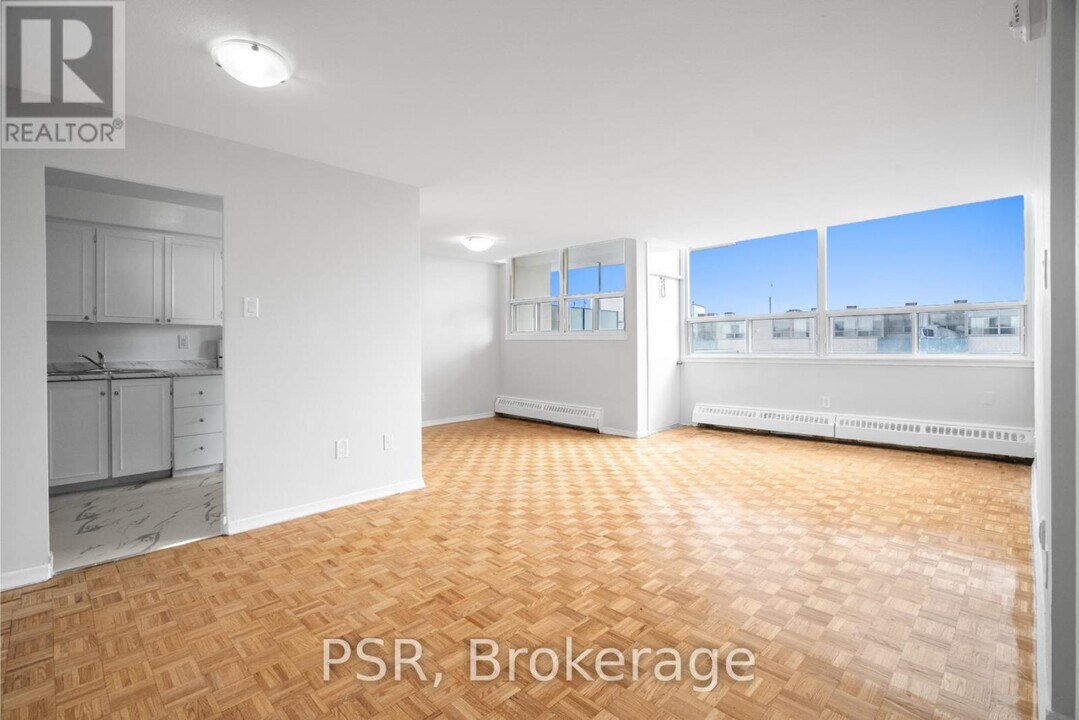 1440-1440 Lawrence Ave W in Toronto, ON - Building Photo