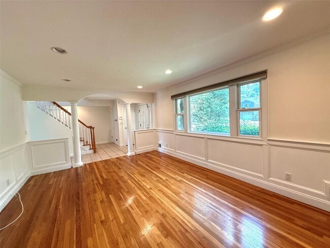 6 Cove Ln in Port Washington, NY - Building Photo - Building Photo