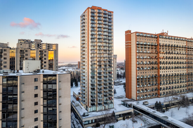 Port de Mer in Longueuil, QC - Building Photo - Building Photo