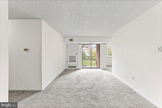 3207 Valley Dr in West Chester, PA - Building Photo - Building Photo