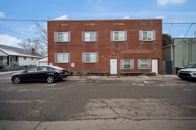 4345 Matson Ave in Deer Park, OH - Foto de edificio - Building Photo