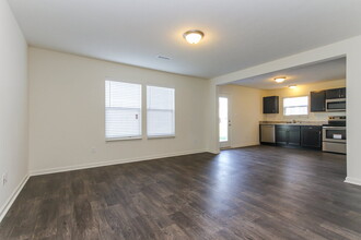 8104 Grove Berry Way in Indianapolis, IN - Building Photo - Building Photo