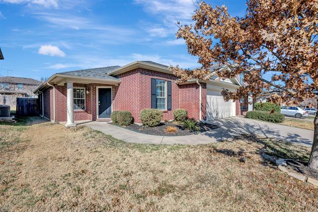 13913 Gallant Fox Ct in Roanoke, TX - Building Photo - Building Photo