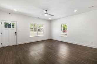 2209 3rd Ave S in Irondale, AL - Foto de edificio - Building Photo