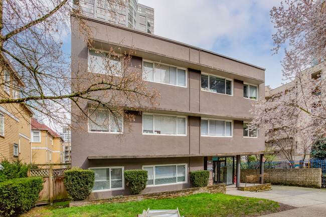 1057 Barclay St in Vancouver, BC - Building Photo - Building Photo