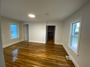 613 Pine St in Asbury Park, NJ - Building Photo - Building Photo