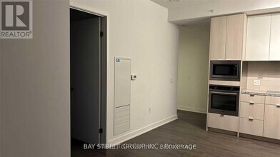 115-1115 Blue Jays Way in Toronto, ON - Building Photo - Building Photo
