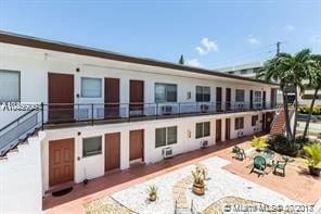 8210 Byron Ave-Unit -21 in Miami Beach, FL - Building Photo - Building Photo