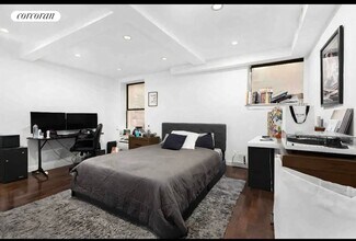 328 W 19th St in New York, NY - Building Photo - Building Photo