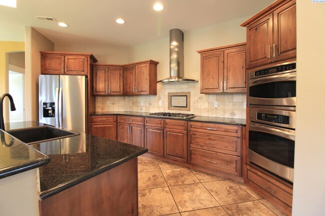 5301 W 28th Ave in Kennewick, WA - Building Photo - Building Photo