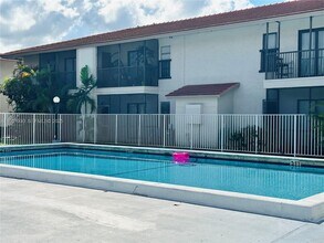 3037 NW 118th Dr, Unit 122D in Coral Springs, FL - Building Photo - Building Photo