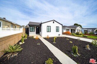 1368 W Summerland Ave in Los Angeles, CA - Building Photo - Building Photo