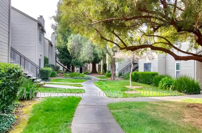 9127 Newhall Dr in Sacramento, CA - Building Photo - Building Photo