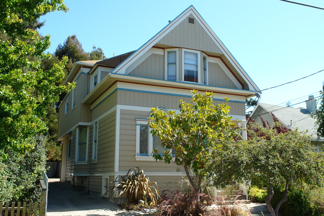 46 Yosemite Ave in Oakland, CA - Building Photo