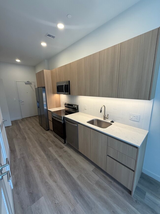 145 NW 31st St, Unit A1 in Miami, FL - Building Photo - Building Photo