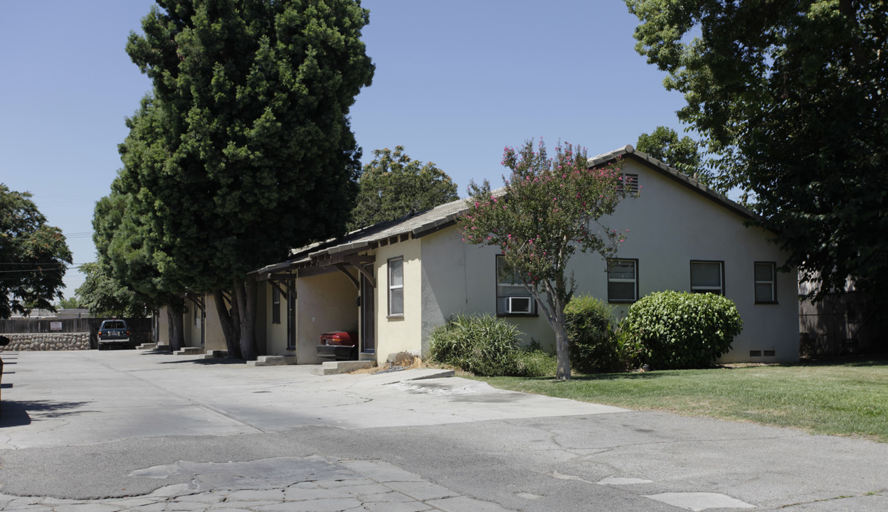 Katelyn in San Bernardino, CA - Building Photo