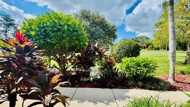 2024 Pine Isle Ln, Unit 2024 Pine Isle Lane in Naples, FL - Building Photo