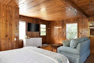 106 22nd Ave SE-Unit -Belize Room in St. Petersburg, FL - Building Photo - Building Photo