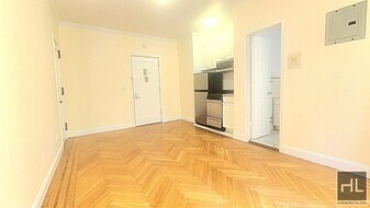 WEST 13 STREET, Unit 35 in New York, NY - Building Photo