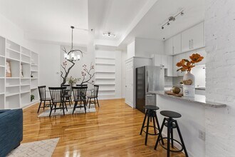 69 Harvey St in Cambridge, MA - Foto de edificio - Building Photo