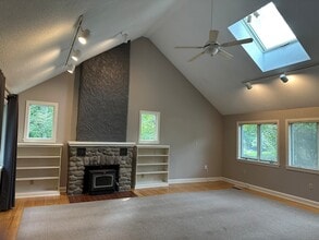 135 Oregon Rd in Cheshire, CT - Building Photo - Building Photo