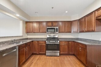 612 Hunting Creek Rd in Canonsburg, PA - Building Photo - Building Photo