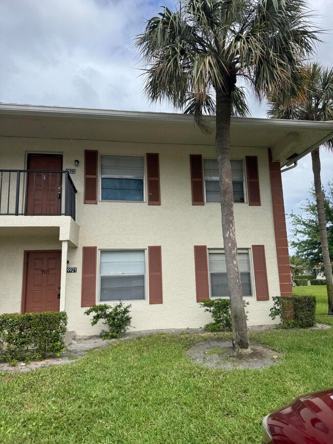 9921 Three Lakes Cir in Boca Raton, FL - Building Photo - Building Photo