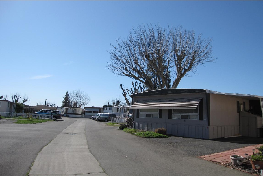 Thunderbird Mobile Home Park in Marysville, CA - Building Photo