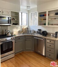 423 W Ellis Ave in Inglewood, CA - Building Photo - Building Photo