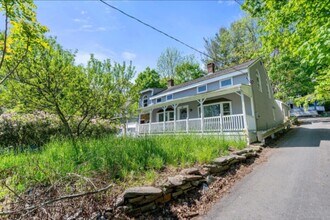 52 Grove St in Vernon, CT - Building Photo - Building Photo