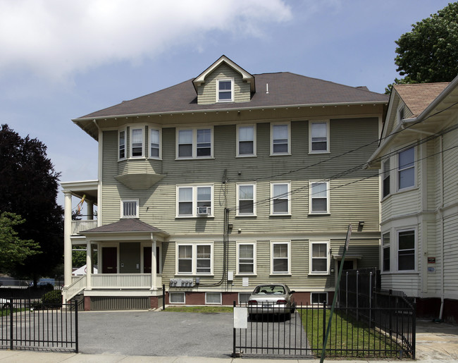 316 Elmwood Ave in Providence, RI - Foto de edificio - Building Photo