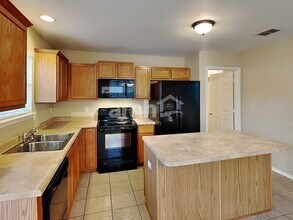 232 Rock Springs Dr in New Braunfels, TX - Building Photo - Building Photo