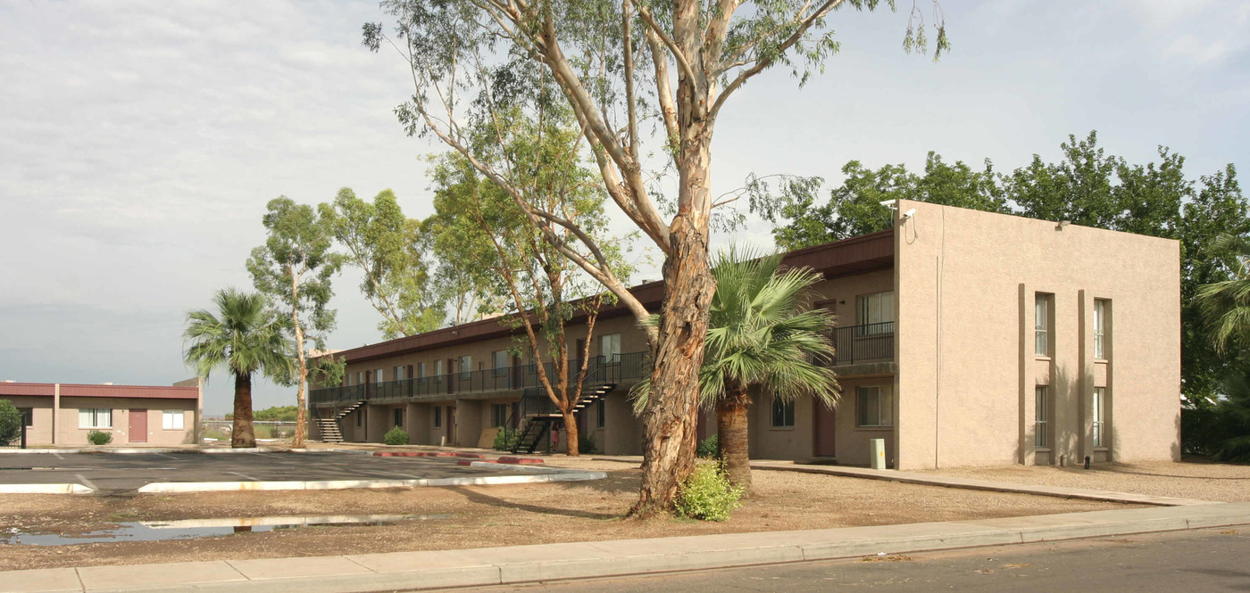 Colter Cove in Phoenix, AZ - Foto de edificio