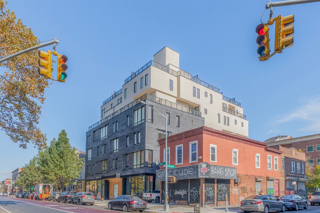 625 Rogers Ave in Brooklyn, NY - Building Photo