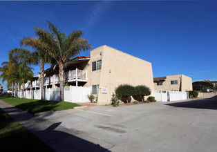 The Courtyard in Garden Grove, CA - Building Photo - Building Photo