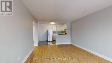 4-114 Greentree Ct in Toronto, ON - Building Photo - Building Photo