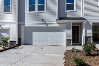 3034 Castle Loch Ln in Durham, NC - Building Photo - Building Photo