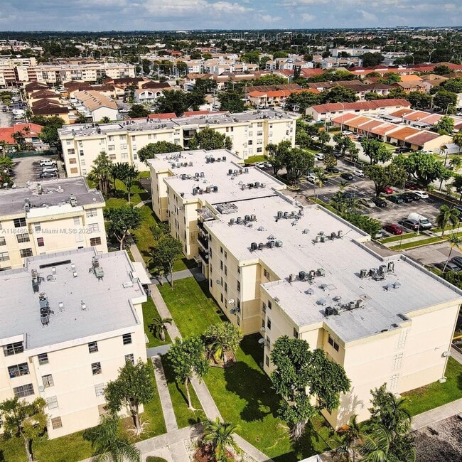 1875 W 56th St in Hialeah, FL - Building Photo - Building Photo