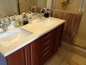 79 SW 12th St, Unit # 3010-S in Miami, FL - Building Photo - Building Photo