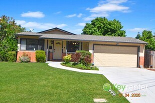 5127 Red Oak Dr in Concord, CA - Building Photo