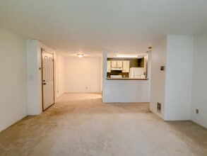 975 Aberdeen Ave NE in Renton, WA - Building Photo - Building Photo