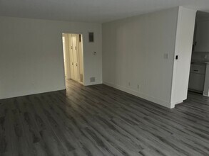 Dorridge 03-LA in Los Angeles, CA - Building Photo - Interior Photo