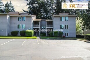 33020 17th Pl S in Federal Way, WA - Building Photo